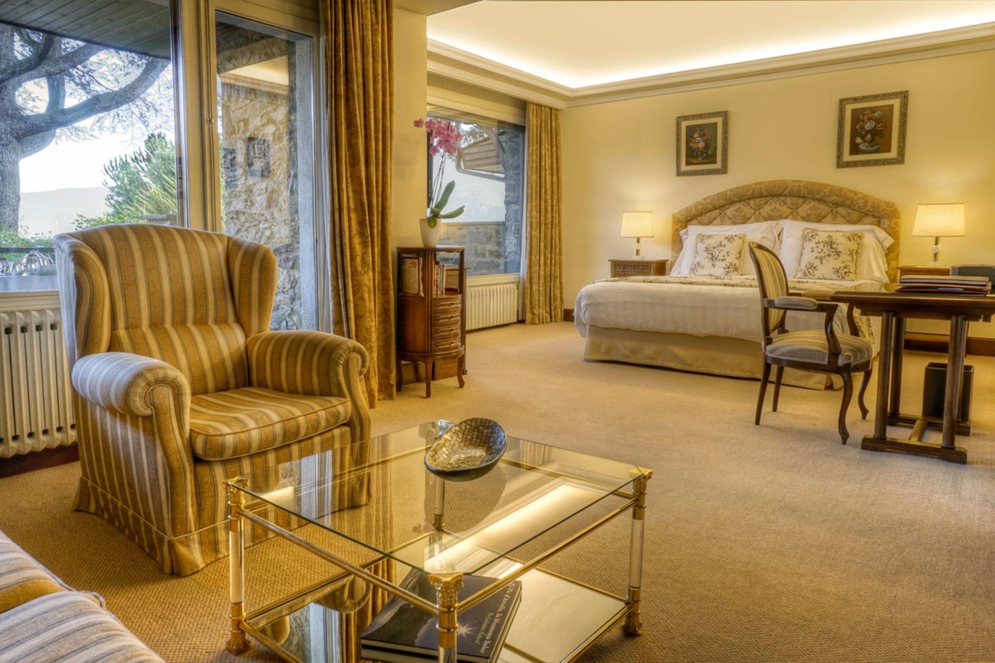 El Castell De Ciutat - Relais & Chateaux La Seu d'Urgell Ngoại thất bức ảnh