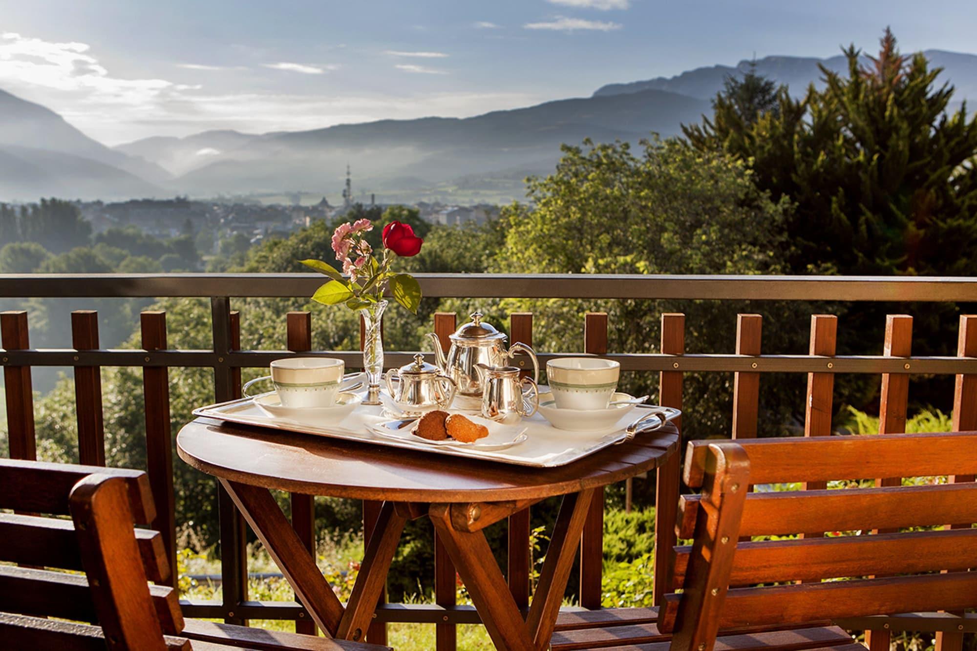El Castell De Ciutat - Relais & Chateaux La Seu d'Urgell Ngoại thất bức ảnh