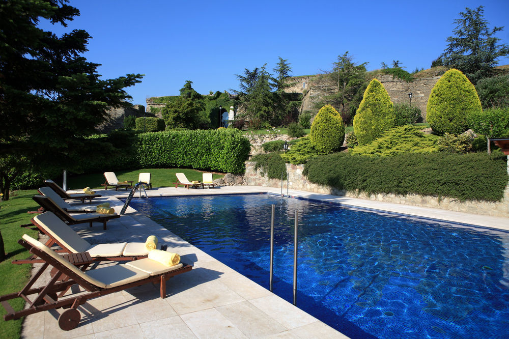 El Castell De Ciutat - Relais & Chateaux La Seu d'Urgell Ngoại thất bức ảnh