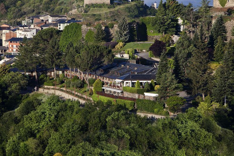 El Castell De Ciutat - Relais & Chateaux La Seu d'Urgell Ngoại thất bức ảnh