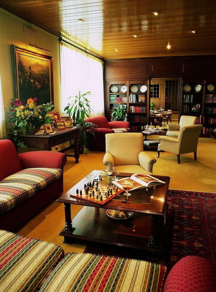 El Castell De Ciutat - Relais & Chateaux La Seu d'Urgell Ngoại thất bức ảnh